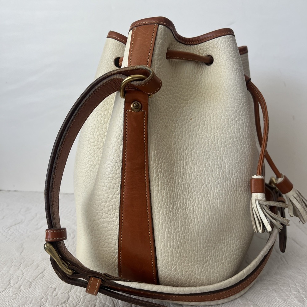 Dooney & Bourke Vintage Leather Drawstring Bucket Bag White Tan Tassel USA VTG - Picture 9 of 13